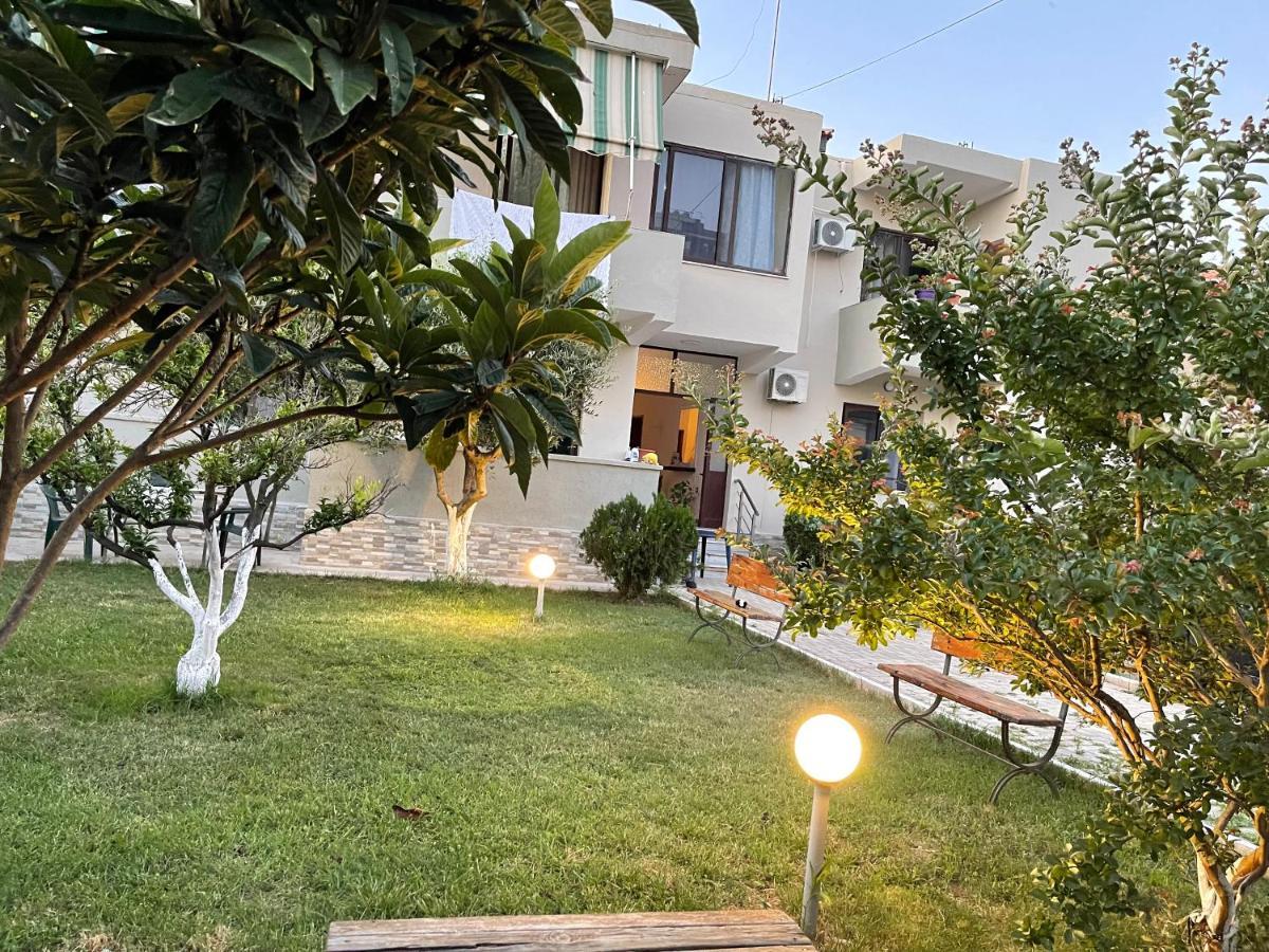 Mabel Rooms Durres Bagian luar foto