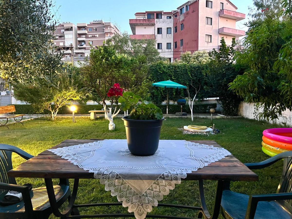 Mabel Rooms Durres Bagian luar foto
