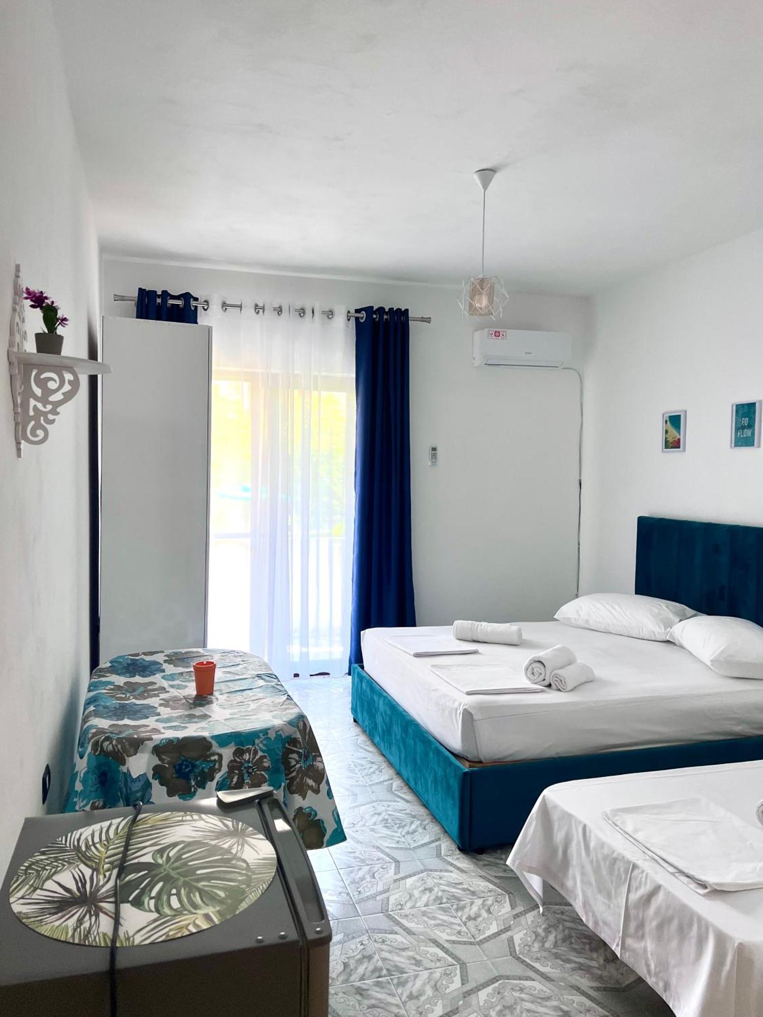 Mabel Rooms Durres Bagian luar foto