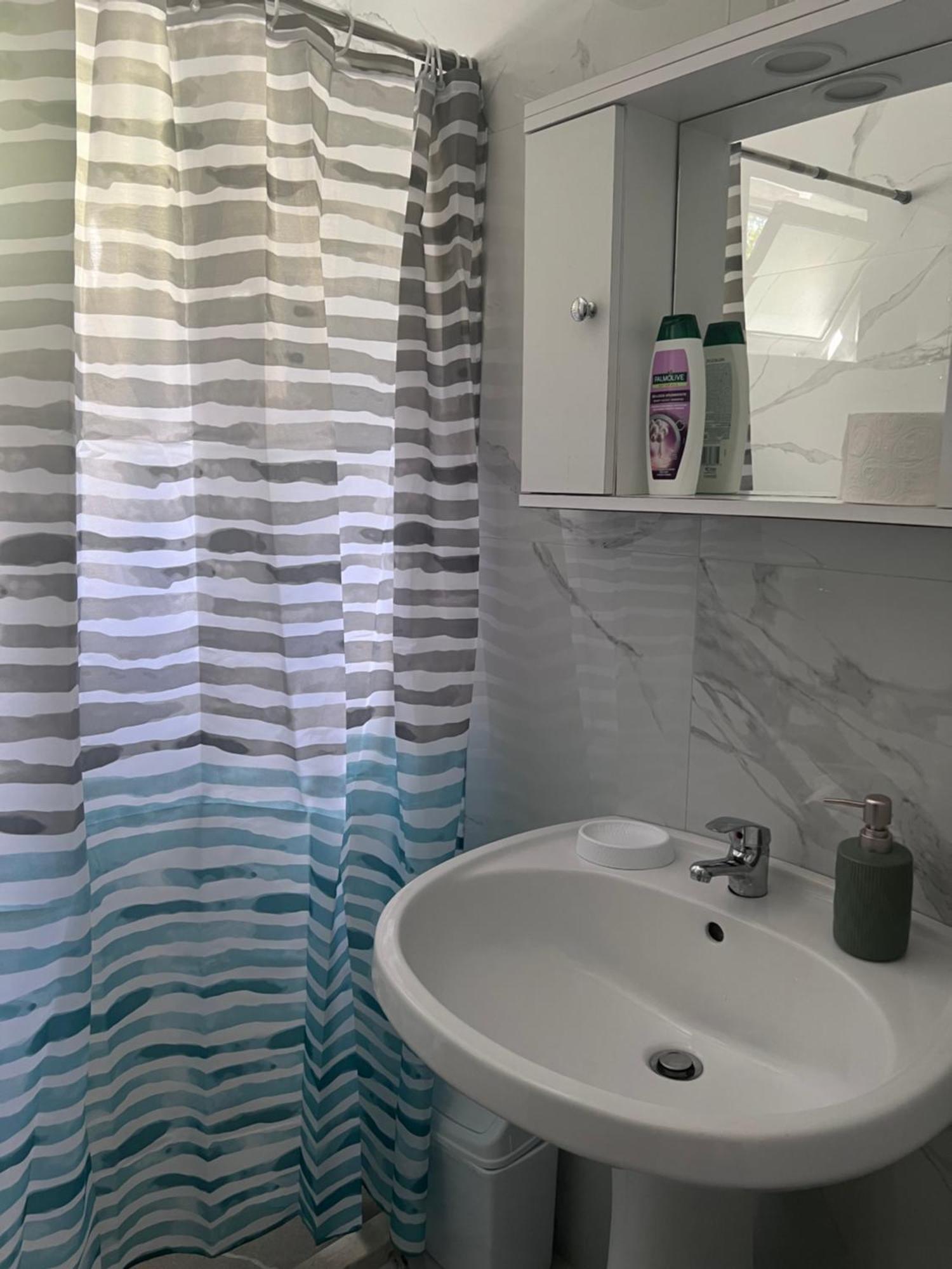 Mabel Rooms Durres Bagian luar foto