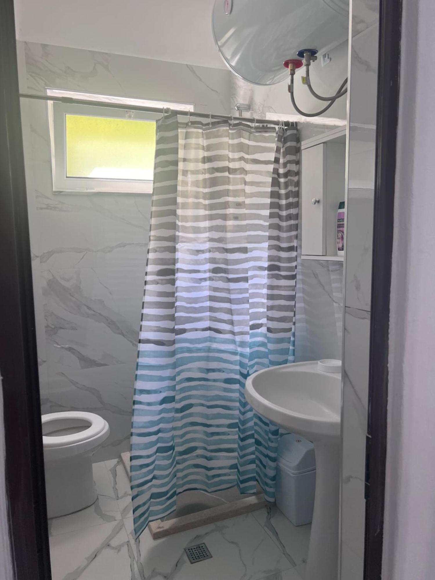 Mabel Rooms Durres Bagian luar foto