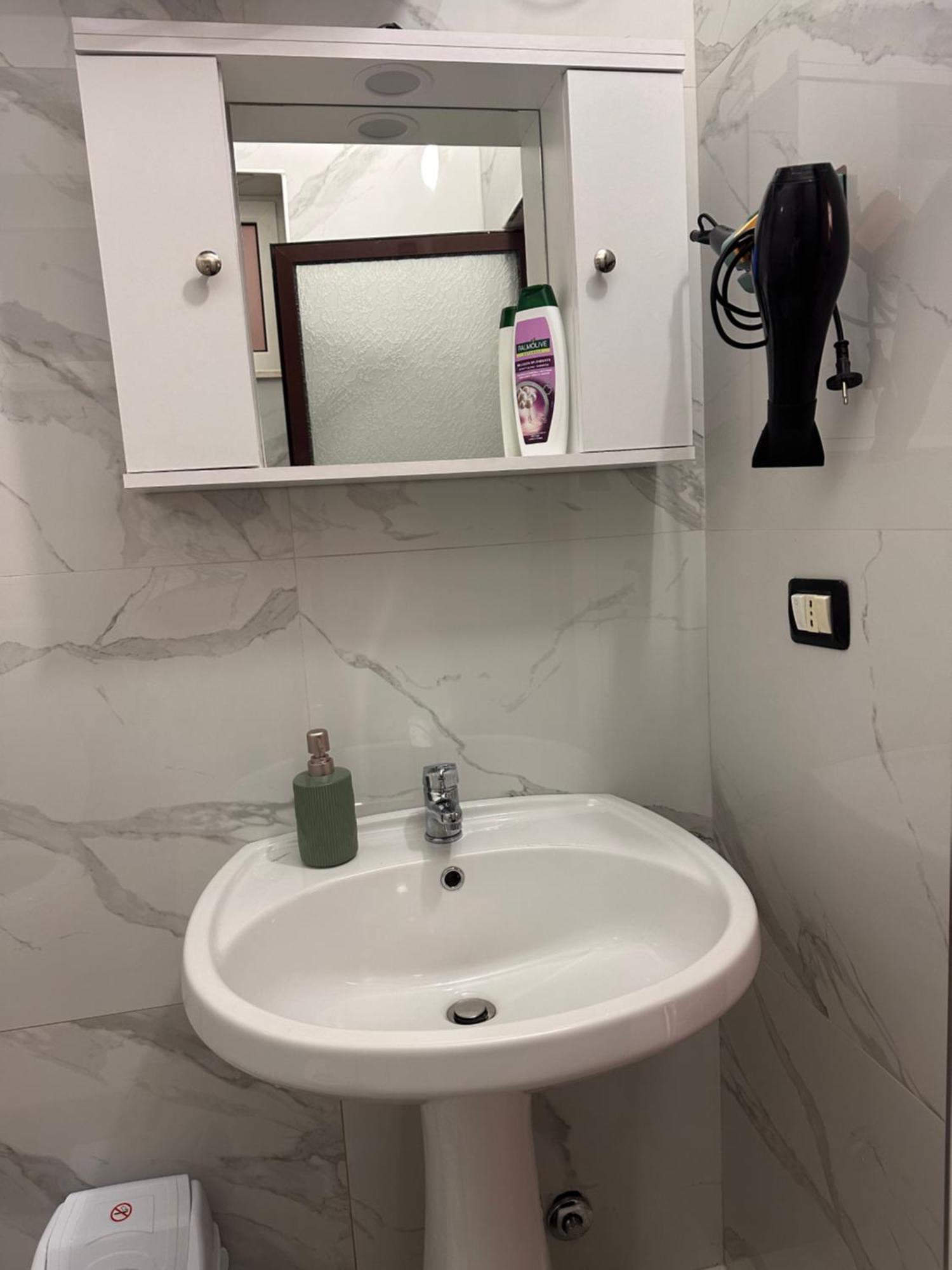 Mabel Rooms Durres Bagian luar foto