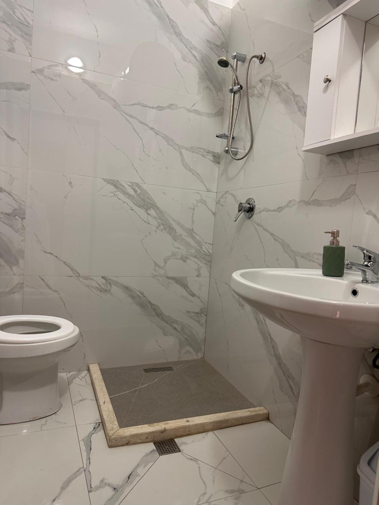 Mabel Rooms Durres Bagian luar foto