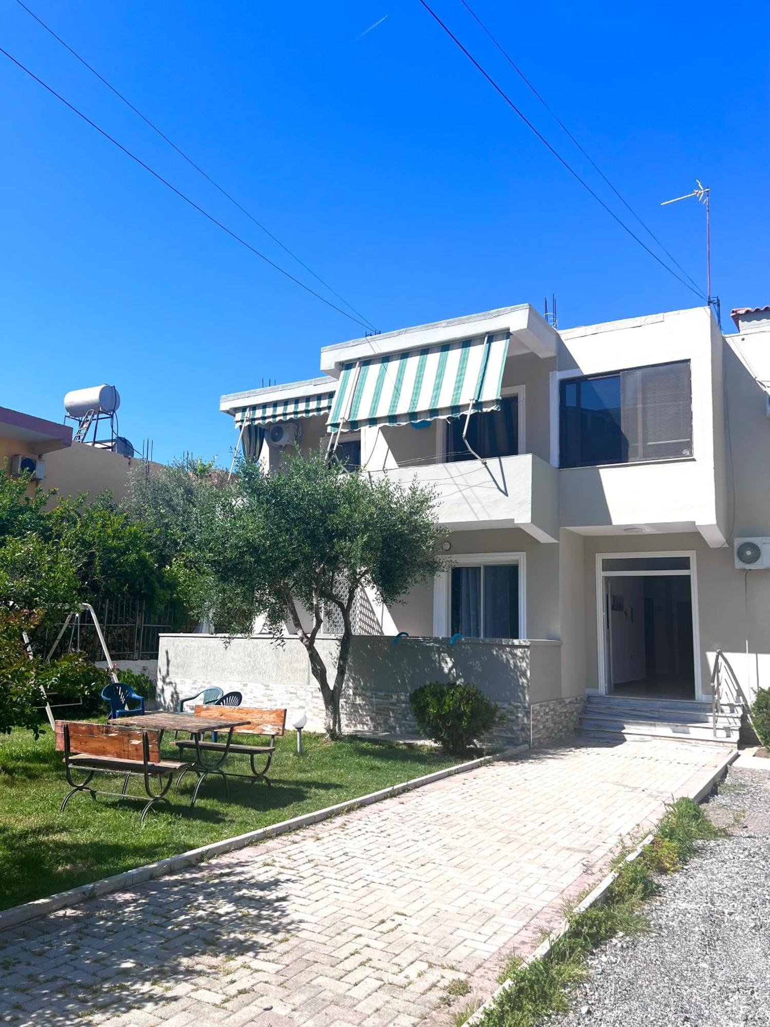 Mabel Rooms Durres Bagian luar foto