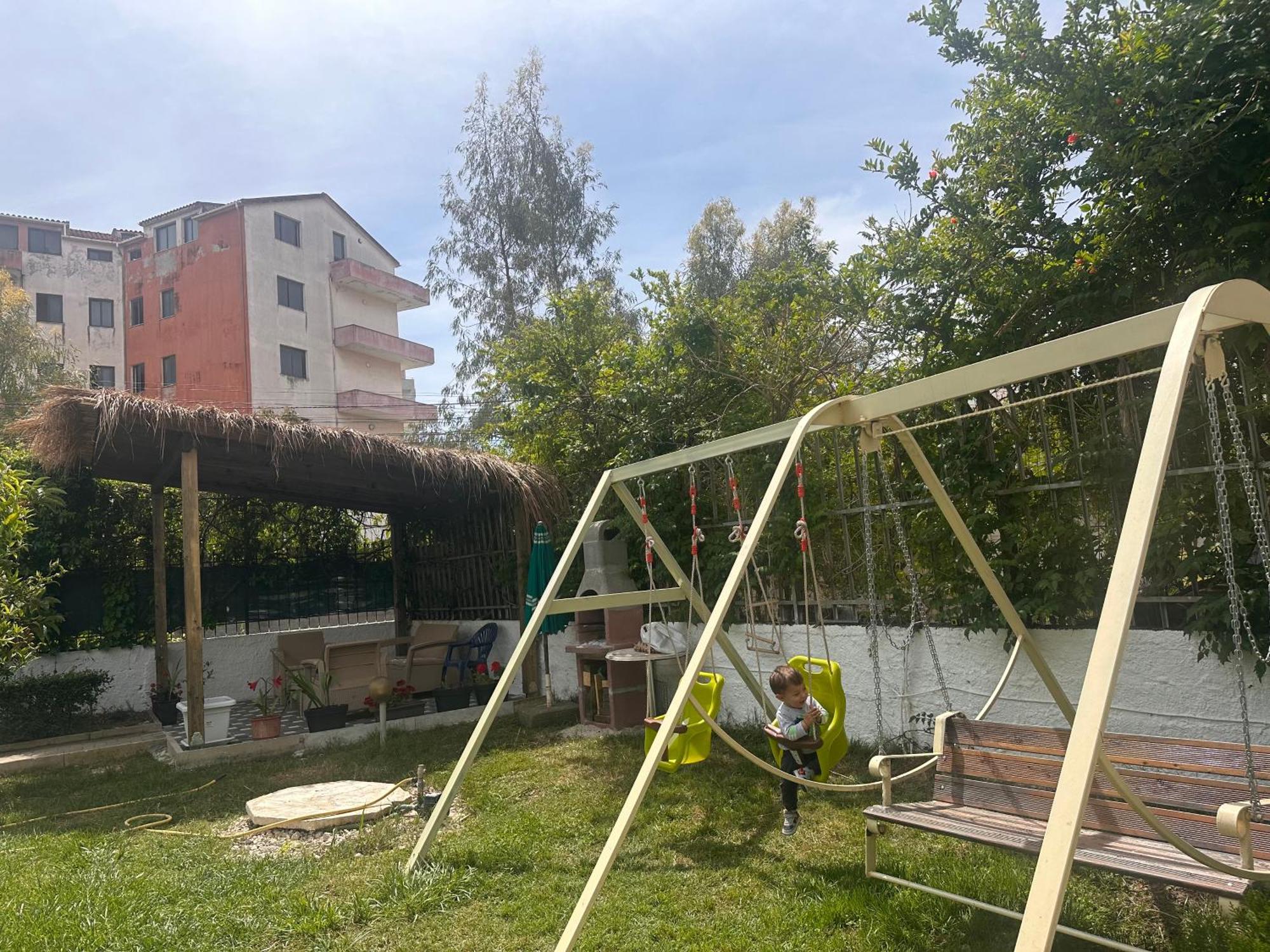 Mabel Rooms Durres Bagian luar foto