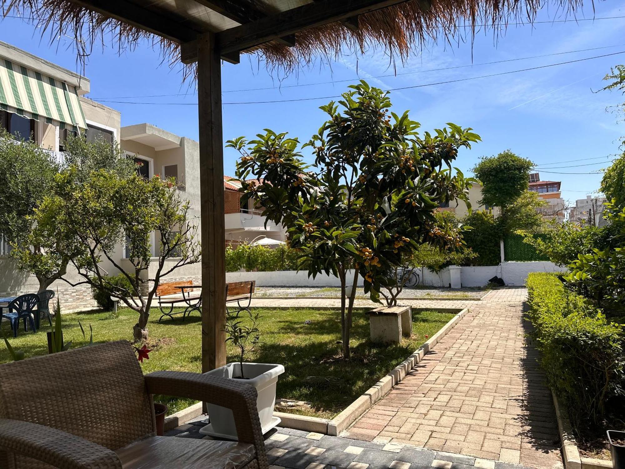 Mabel Rooms Durres Bagian luar foto
