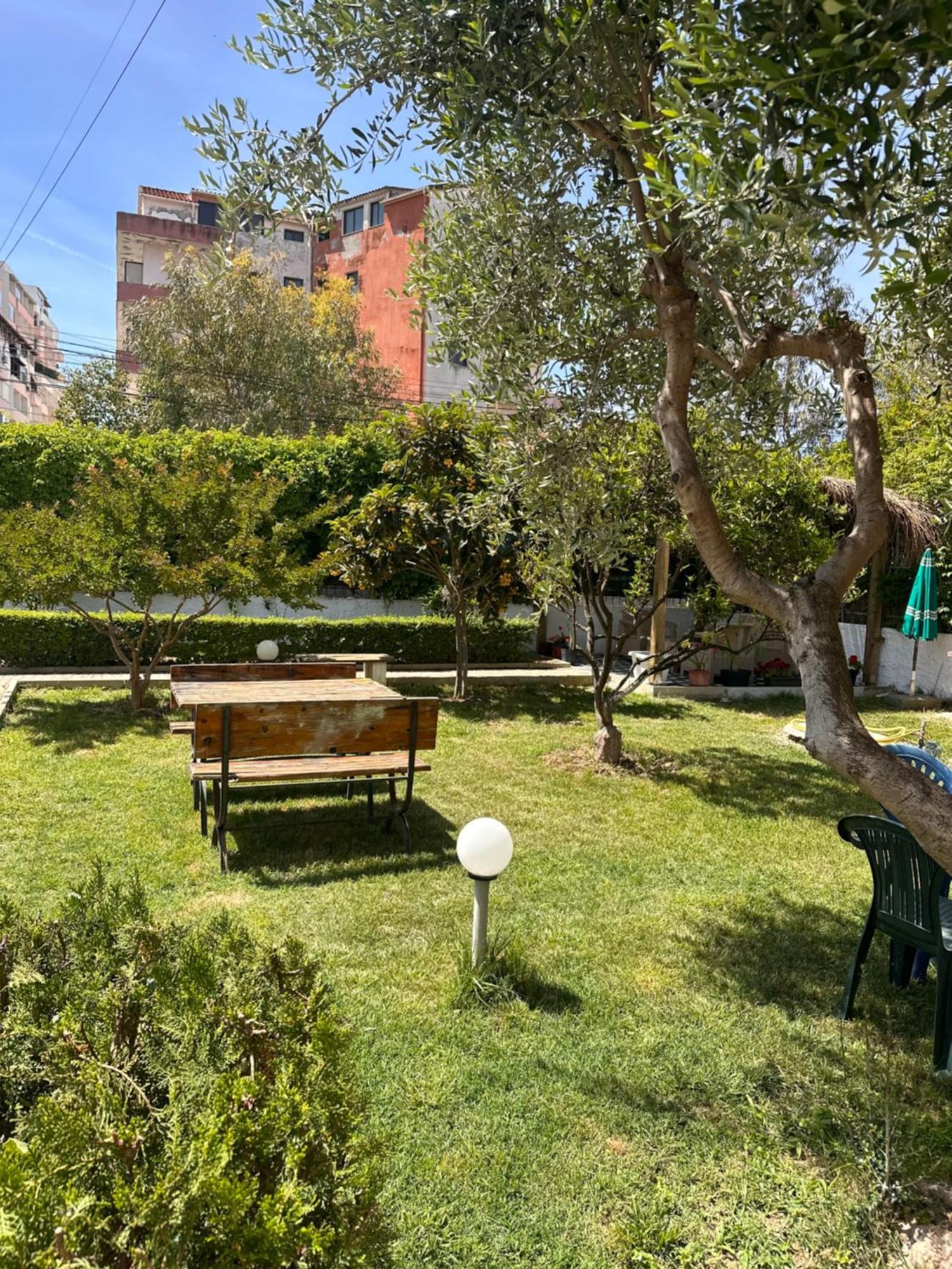 Mabel Rooms Durres Bagian luar foto